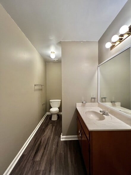 Building Photo - Charming 2-Bedroom Home with Spacious Layout in Oak Grove, KY - Must See!