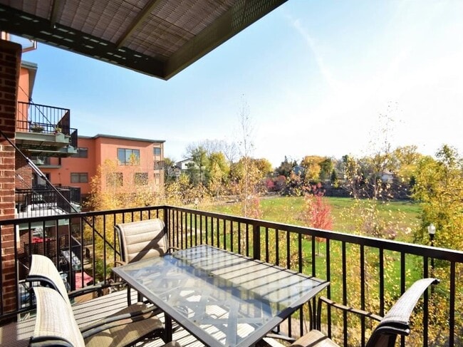 Building Photo - 1070 Grandview Ct NE