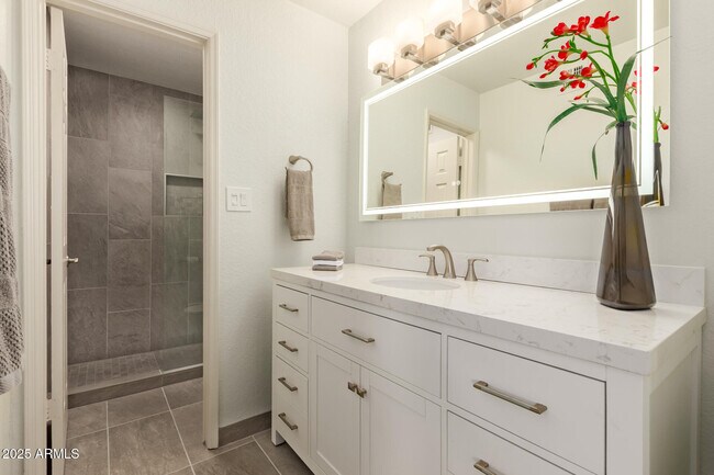 Building Photo - 8787 E Mountain View Rd