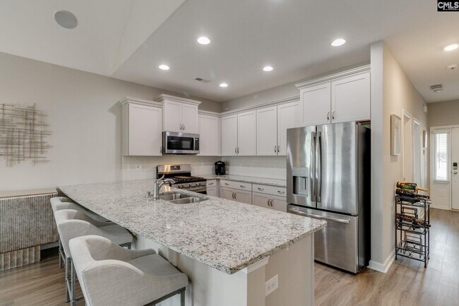 Building Photo - 1453 Ardennes Dr