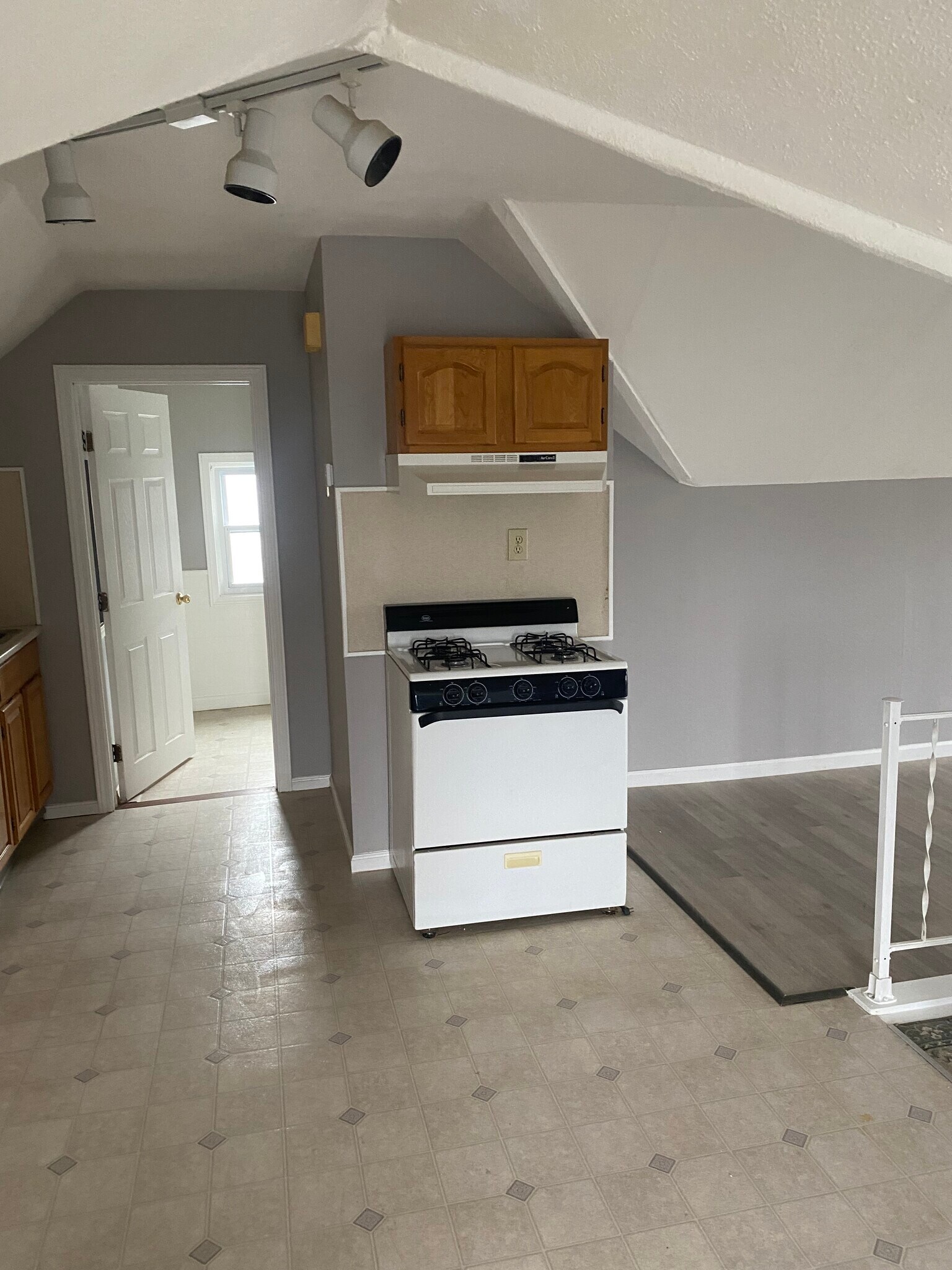 Building Photo - 12-14 Pendleton St