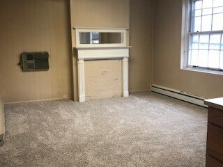 Living room - 106 E Market St