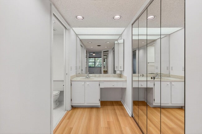 Building Photo - 1501 Cayman Way