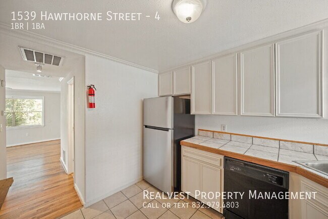 Building Photo - 1539 Hawthorne St