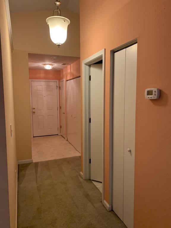 Building Photo - 853 Silvercrest Dr