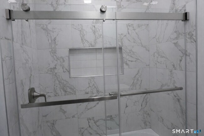 Building Photo - 171 Pequonnock St