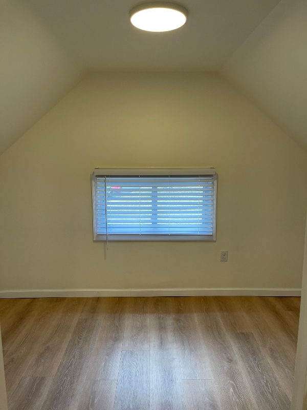 Building Photo - 1704 Buchanan Trail E