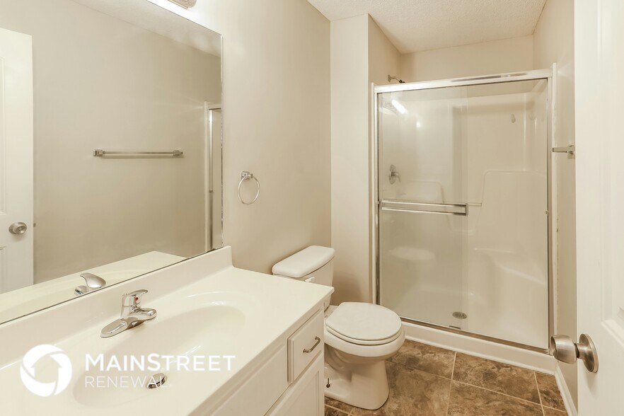 Building Photo - 1410 NW High View Dr