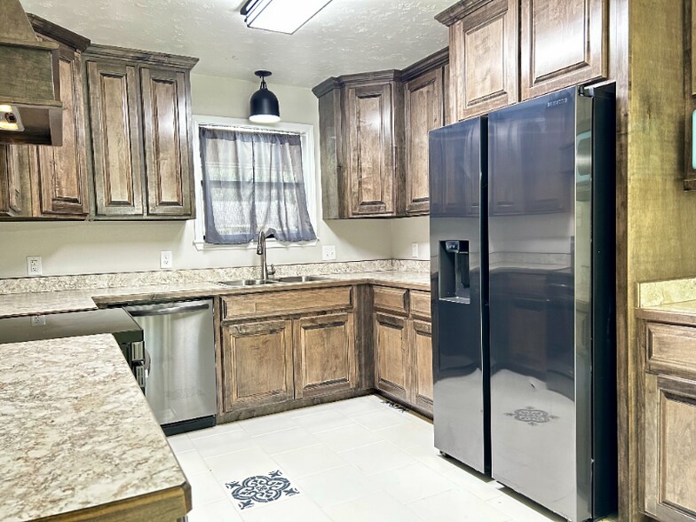 Building Photo - 1804 Byron Dr