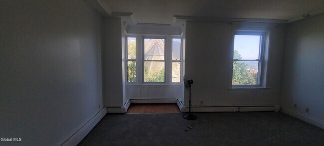 Building Photo - 9 St Joseph's Terrace