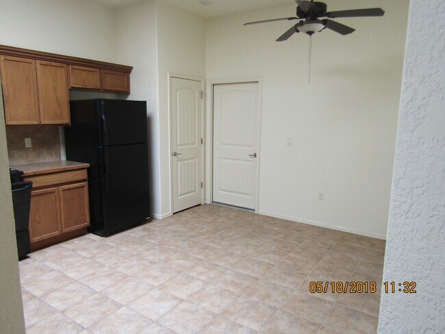Building Photo - Beautiful 2 Bedroom/2 Bathroom Del Prado Condominium