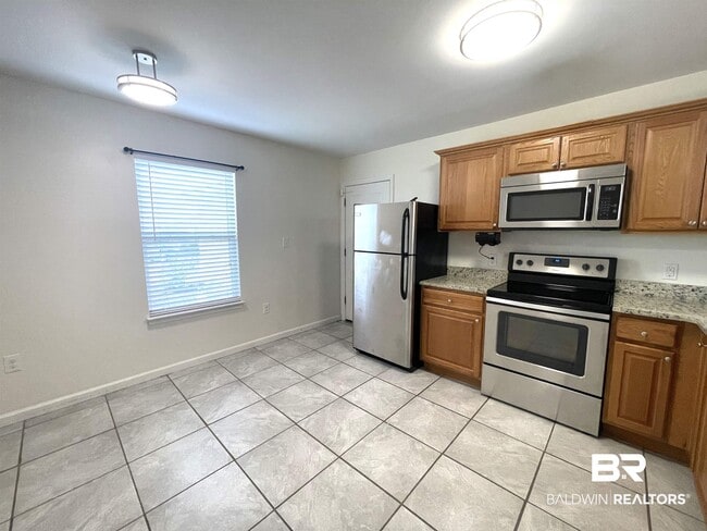Building Photo - 15142 Marem Dr