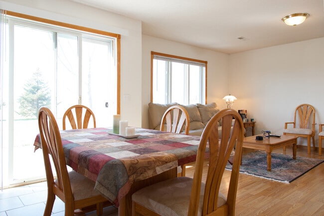 Building Photo - 433 15th Ave