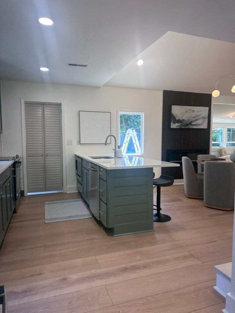 Building Photo - 985 Sea Gull Dr