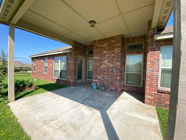 Building Photo - 3 bedroom, 2 bath in Coweta Schools!