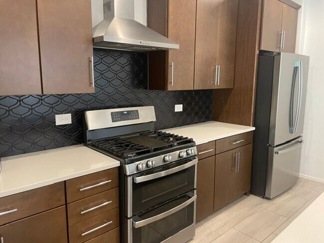 Building Photo - 7750 S Crested Spring Dr