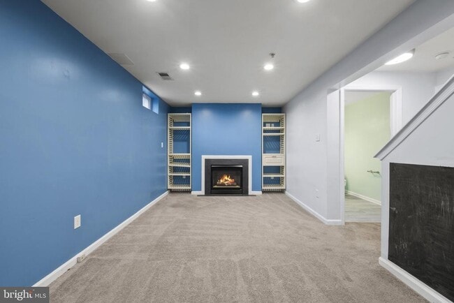 Building Photo - 703 Horse Chestnut Ct