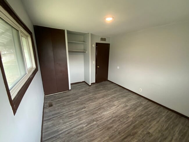 Building Photo - 1001 E Seminary St