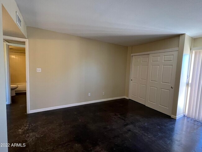 Building Photo - 1718 E Campbell Ave