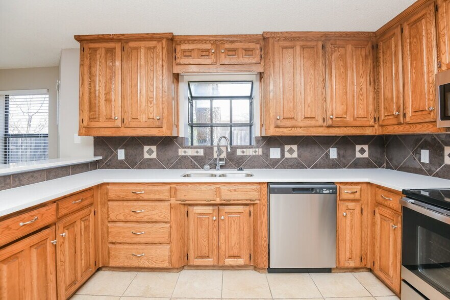 Building Photo - 2008 Hunter Glade Ln