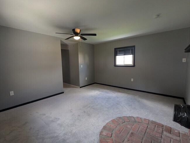 Living Room - 18407 Lennane