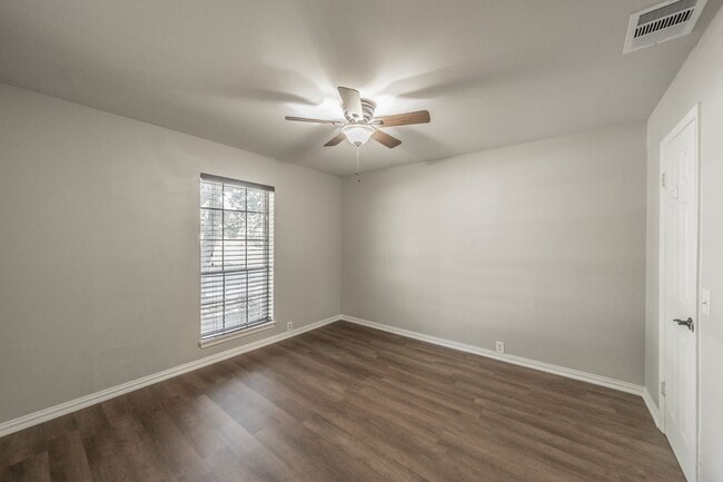 Building Photo - 2890 Elsinor Dr