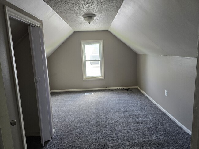 Building Photo - 15126 Oldham St