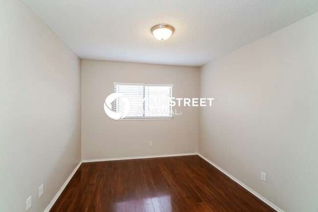 Building Photo - 3 Bedroom Pet-Friendly Home in San Antonio...
