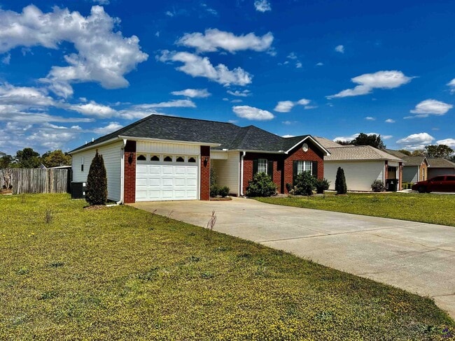 Building Photo - 201 Tyson Glen Dr
