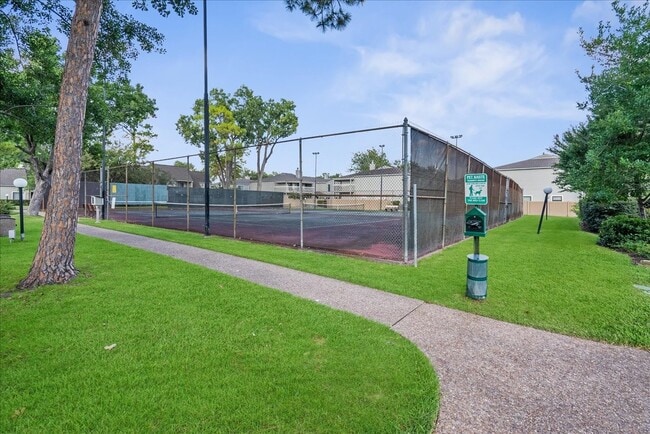 Building Photo - 2379 Briarwest Blvd
