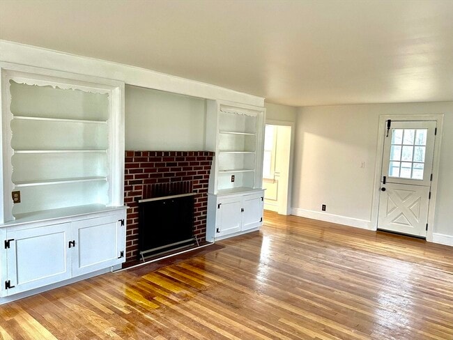 Building Photo - 365 N Bedford St