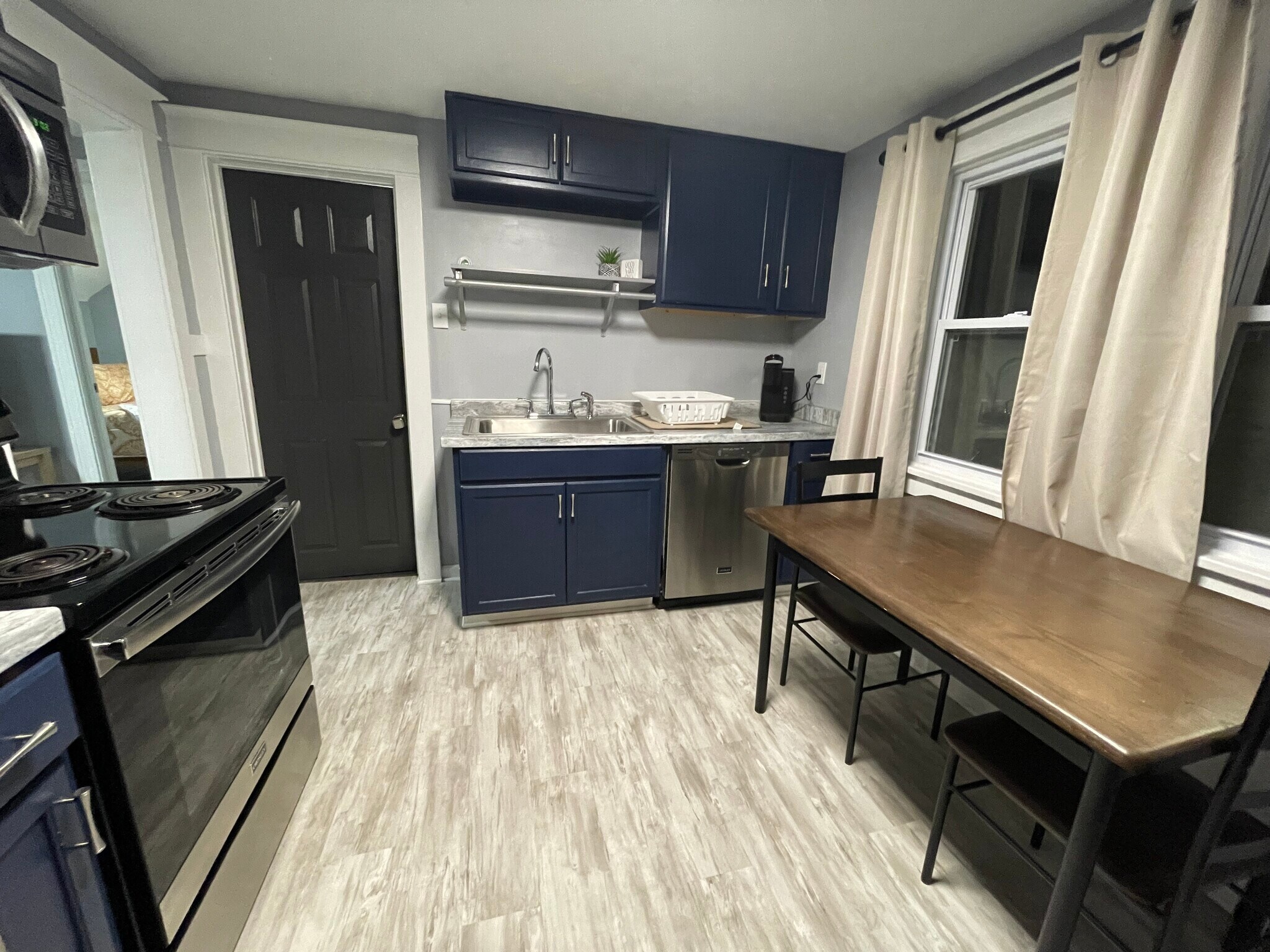 Kitchen - 4034 Bailey Ave