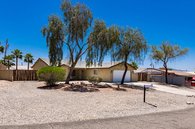Building Photo - 3280 Rocking Horse Dr
