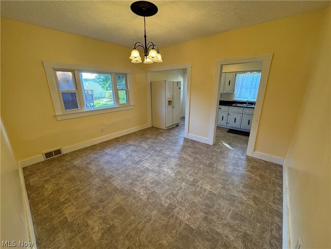 Building Photo - 4019 Belmont Ave