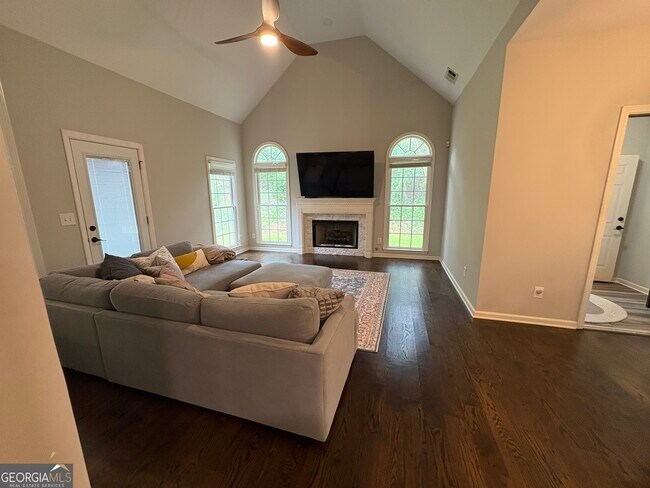 Building Photo - 3755 Ridgeside Ct