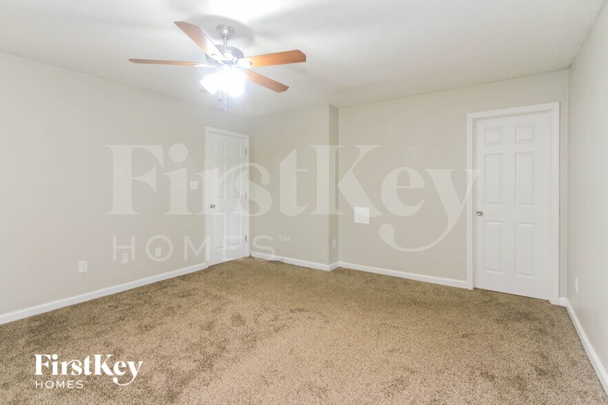 Building Photo - 5204 Hodson Dr