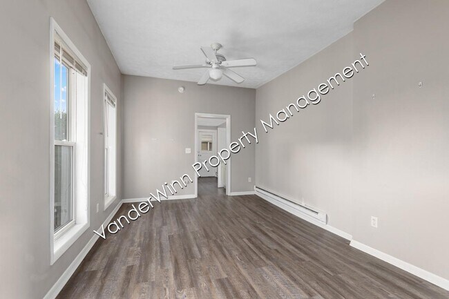 Building Photo - 740 Kellogg St SE