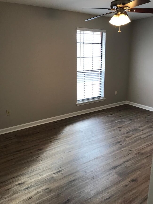 Building Photo - 4376 Stumburg Ln