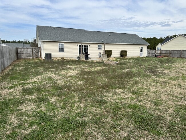 Building Photo - 134 Annie Rd