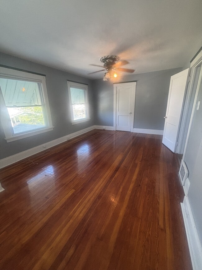 Building Photo - 3372 W 90th St