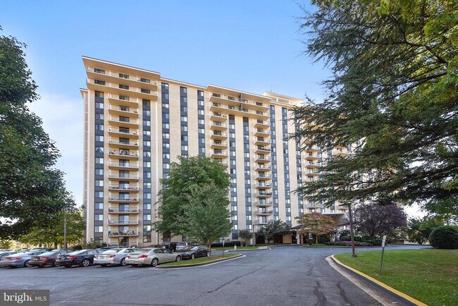 Building Photo - 7420 Westlake Terrace