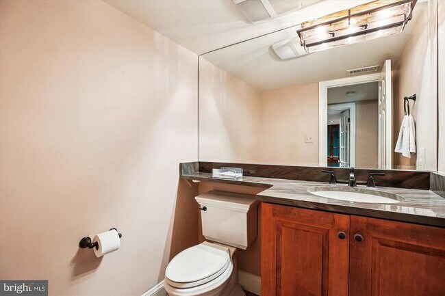 Building Photo - 9454 Newbridge Dr