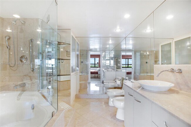 Building Photo - 3 Grove Isle Dr