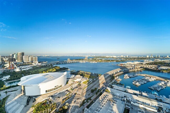 Building Photo - 398 NE 5th St