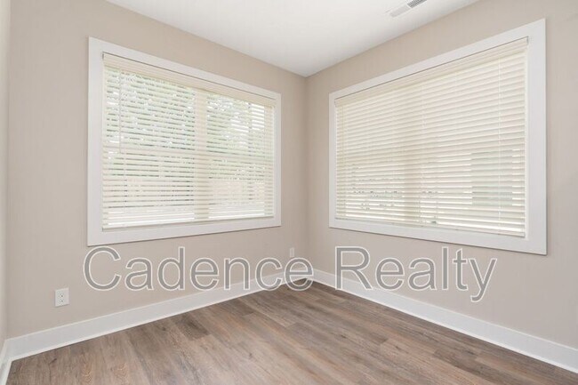 Building Photo - 1709 Perimeter Lp