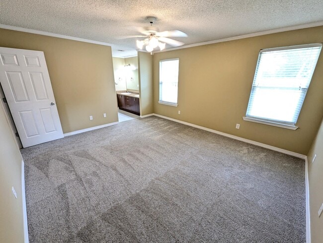 Building Photo - 2734 Augustus Rd