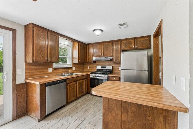 Building Photo - 2905 SW 82nd St