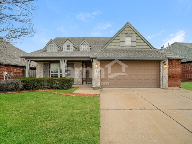 Building Photo - 917 S Desert Palm Ave