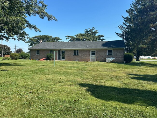 Building Photo - 3 Bedroom Ranch Home in Lampeter Strasburg...