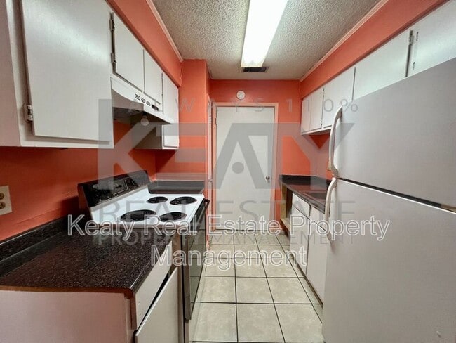 Building Photo - 108 Meudon St